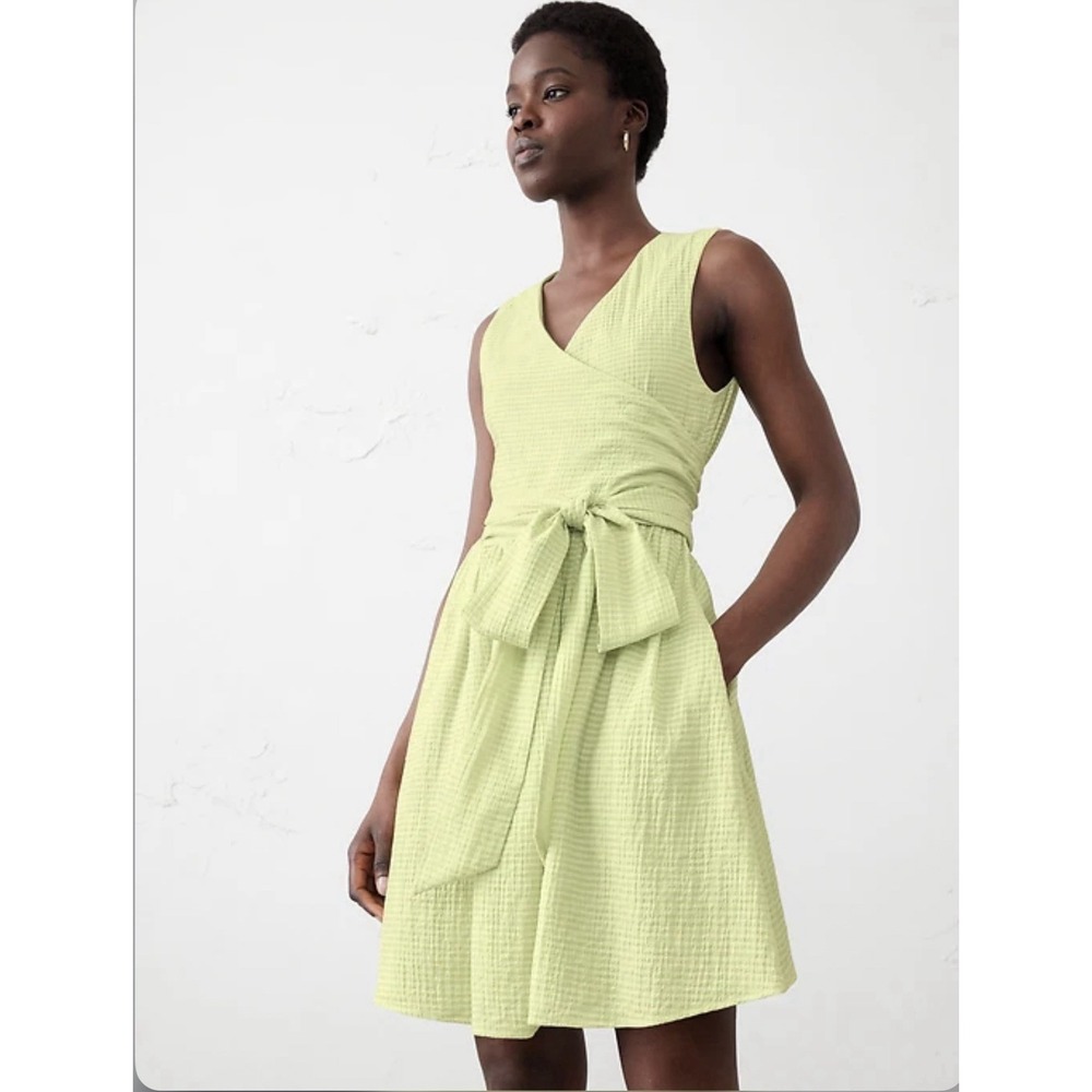 NEW Banana Republic Mini Dress‎ Sz S Surplice Textured Tie Wrap Waist Seersucker